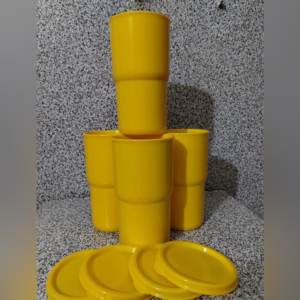 Tupperware Tabletop Stacking Tumblers Set of 4 With Matching Seal 12oz